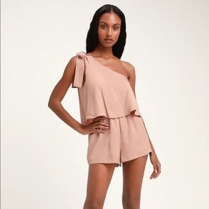 Lulu’s One-Shoulder Romper NWT